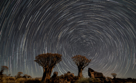 Peter Bihr: Startrails, Annahme beim fotoforum Award LANDSCHAFTEN 2023, Kategorie: Unterm Sternenhimmel