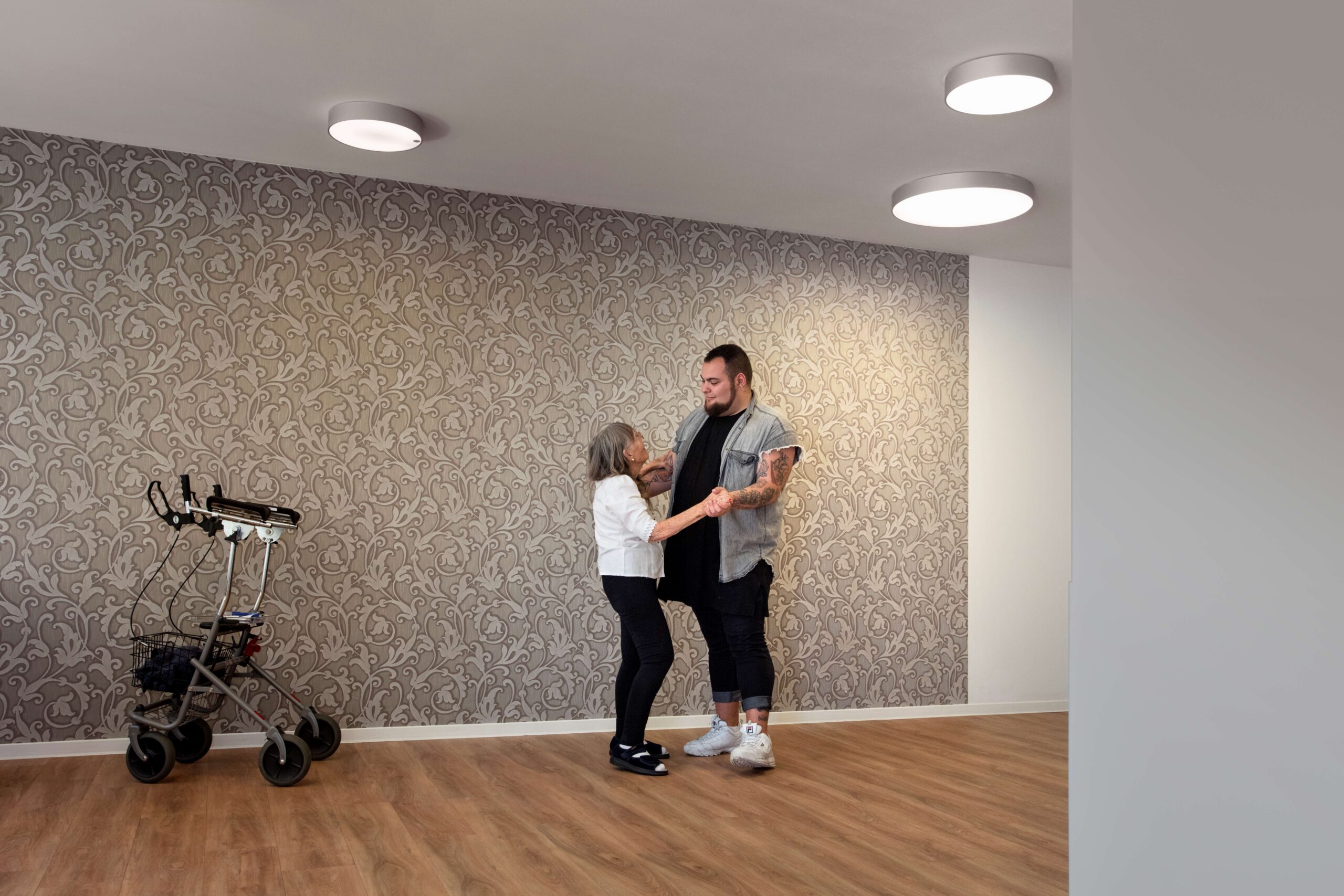 BGW-Fotowettbewerb 2026 „Mensch – Arbeit – Alter“ | Kurt Steinhausen, BGW-Fotowettbewerb 2019, aus der Serie „Daniel und Gertrud” – Tanzen und Leben. © Kurt Steinhausen